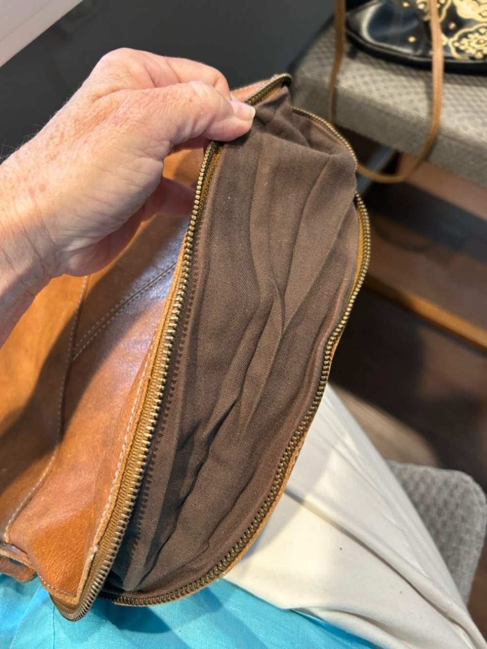 Bed Stu Tahiti Brown Leather Crossbody Bag - Classic Casual Style - Picture 7 of 7